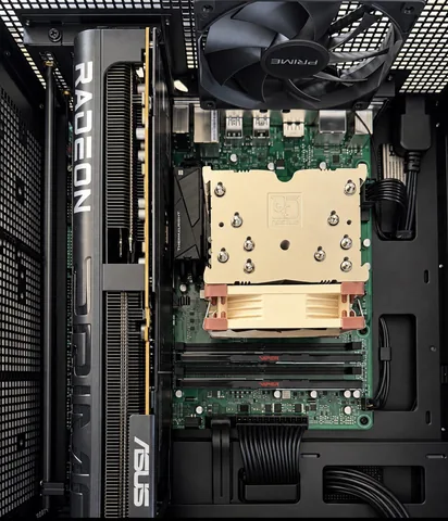 Level 2 interior: AMD Radeon graphics card, Noctua CPU cooler and ASUS motherboard